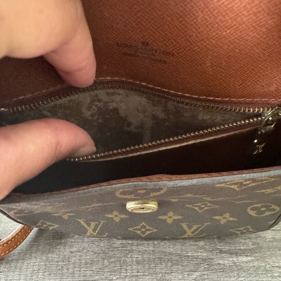 LV St Cloud โจ - Picture 10 of 11